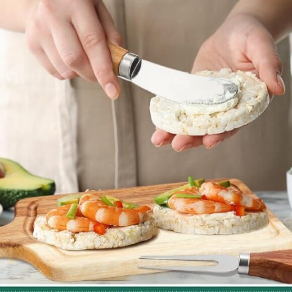 NIB gorgeous acacia wood cutting board - Picture 2 of 6